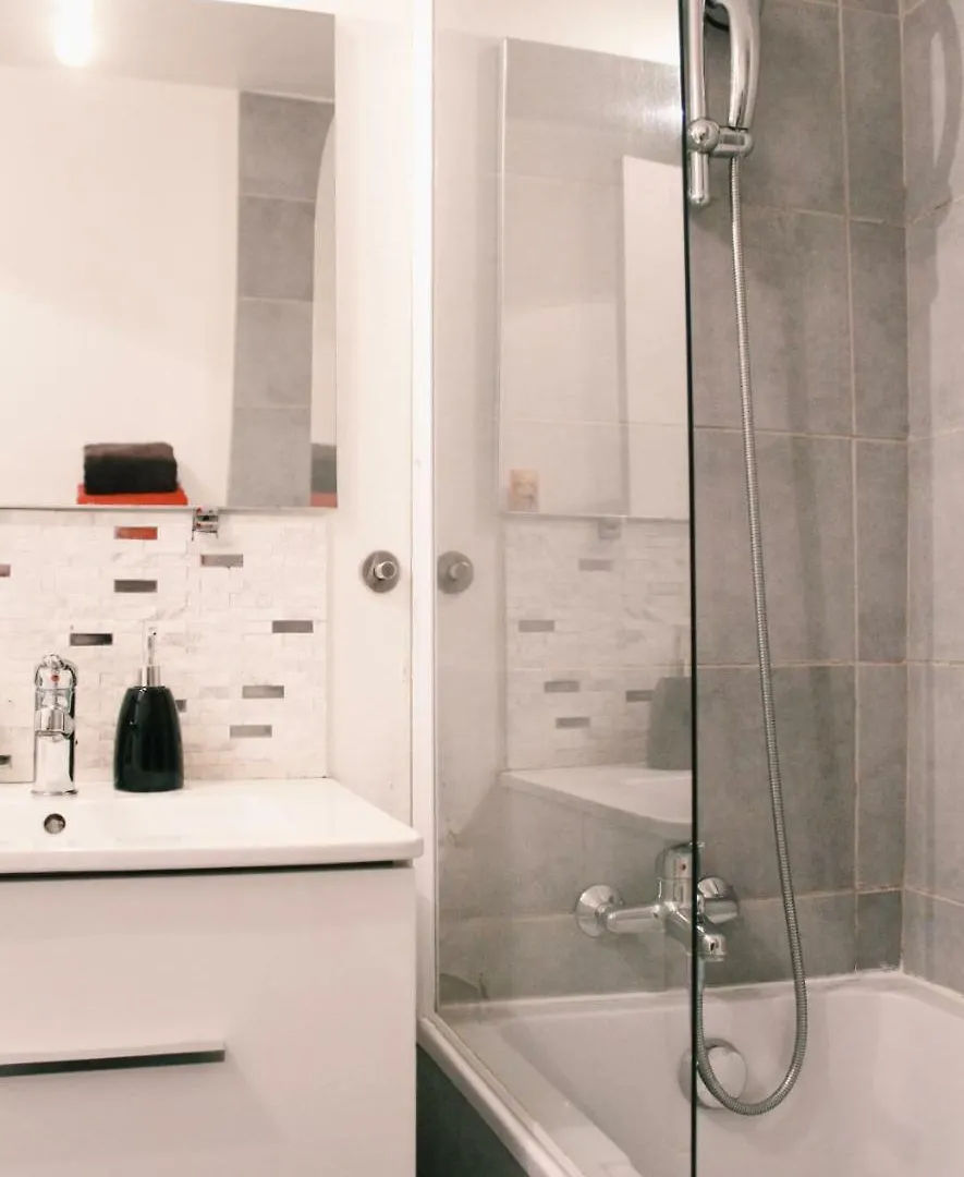 Lauriston Nice Studio Paris France