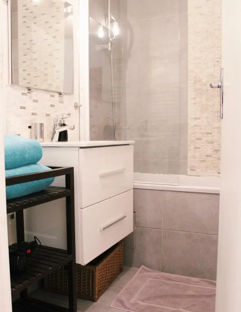 Apartment Lauriston Nice Studio Paris France